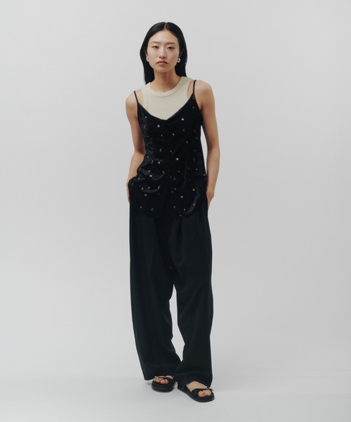 THINGS THAT MATTER(シングス ザット マター)の「STICKER PRINT VELOUR CAMISOLE / ステッカー プリント ベロア キャミソール(キャミソール・レディース・ブラック×レッド/ブラック×イエロー・FREE)」の18枚目の写真