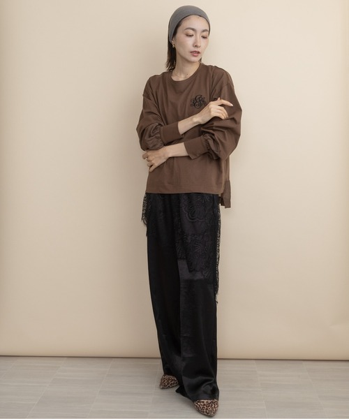 lodie(ロディ)の「胸ロゴモチーフ 異素材コンビ ロンT(Tシャツ/カットソー・レディース・ブラウン/ベージュ/チャコールグレー/ブラック・FREE)」の5枚目の写真