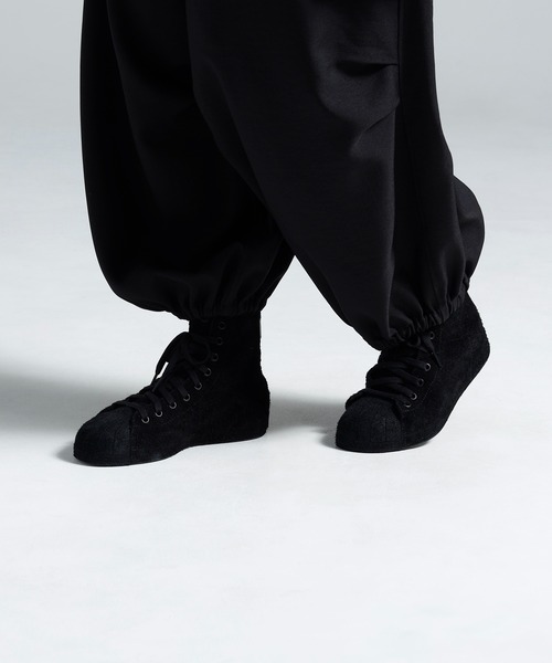 Y-3(ワイスリー)の「Y-3 NIZZASTAR HI(スニーカー・メンズ・ブラック系・26.0cm/26.5cm/27.0cm/27.5cm/28.0cm/28.5cm/25.5cm/23.5cm/24.5cm)」の1枚目の写真