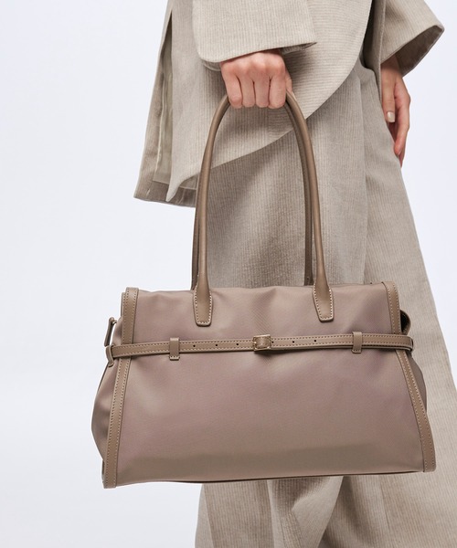 Breath TOPKAPI(ブレストプカピ)の「【Breath TOPKAPI】STRIA ストリア ナローベルト ナイロン トートバッグ L / 撥水 / A4(トートバッグ・レディース・ブラック/グレイッシュベージュ・FREE)」の2枚目の写真