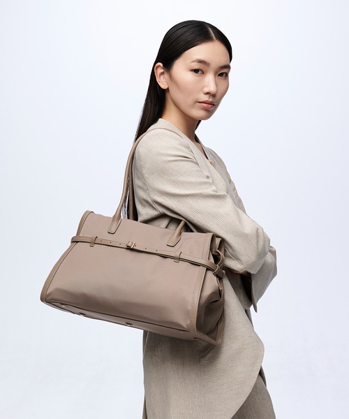 Breath TOPKAPI(ブレストプカピ)の「【Breath TOPKAPI】STRIA ストリア ナローベルト ナイロン トートバッグ L / 撥水 / A4(トートバッグ・レディース・ブラック/グレイッシュベージュ・FREE)」の3枚目の写真