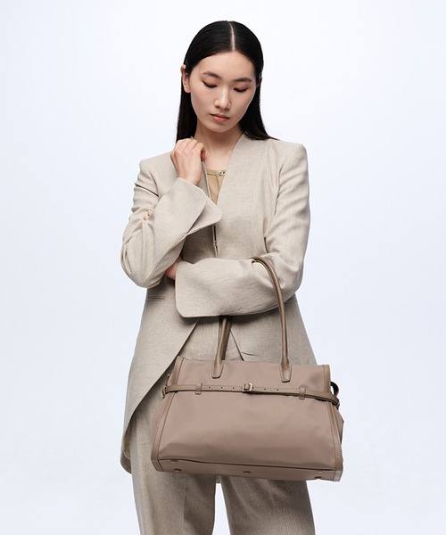 Breath TOPKAPI(ブレストプカピ)の「【Breath TOPKAPI】STRIA ストリア ナローベルト ナイロン トートバッグ L / 撥水 / A4(トートバッグ・レディース・ブラック/グレイッシュベージュ・FREE)」の4枚目の写真