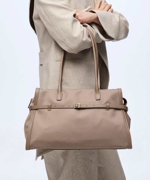 Breath TOPKAPI(ブレストプカピ)の「【Breath TOPKAPI】STRIA ストリア ナローベルト ナイロン トートバッグ L / 撥水 / A4(トートバッグ・レディース・ブラック/グレイッシュベージュ・FREE)」の5枚目の写真