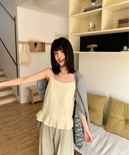 GEMEDA（ジェメダ）の「可愛いセットアップ/ギャザーデザインカーディガン×キャミソール（セットアップ・レディース・グレー/ブラック・M）」の3枚目の写真