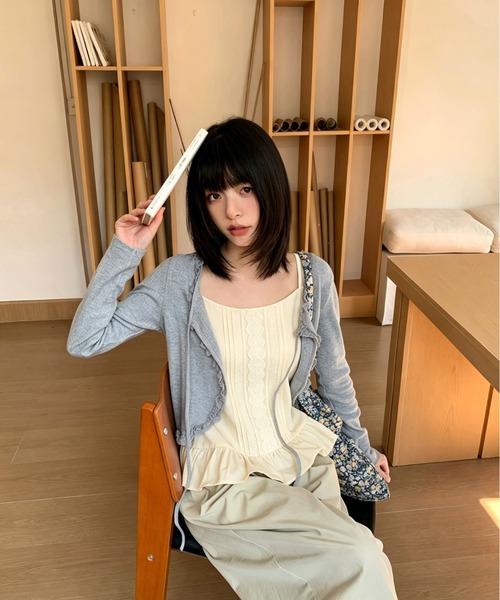 GEMEDA（ジェメダ）の「可愛いセットアップ/ギャザーデザインカーディガン×キャミソール（セットアップ・レディース・グレー/ブラック・M）」の5枚目の写真