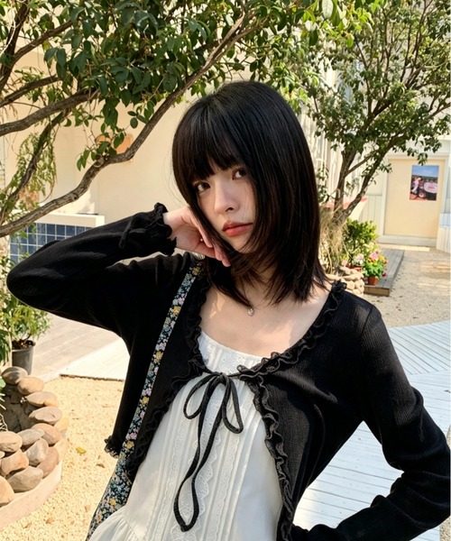 GEMEDA（ジェメダ）の「可愛いセットアップ/ギャザーデザインカーディガン×キャミソール（セットアップ・レディース・グレー/ブラック・M）」の10枚目の写真