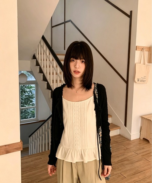 GEMEDA（ジェメダ）の「可愛いセットアップ/ギャザーデザインカーディガン×キャミソール（セットアップ・レディース・グレー/ブラック・M）」の11枚目の写真