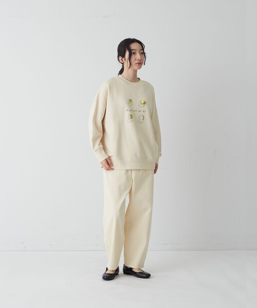conges payes ADIEU TRISTESSE(コンジェ ペイエ アデュートリステス)の「《ナガノチサトさんコラボ》裏毛プルオーバー(スウェット・レディース・グレー系その他/ベージュ系その他/ベージュ・FREE)」の5枚目の写真