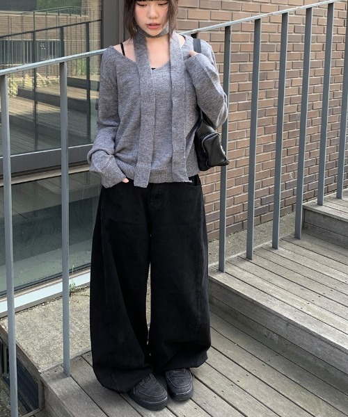 anyonemore(エニワンモア)の「裾スナップボタンサイドタックワイドパンツ(その他パンツ・レディース・ブラック/ブラウン・SMALL/MEDIUM)」の5枚目の写真