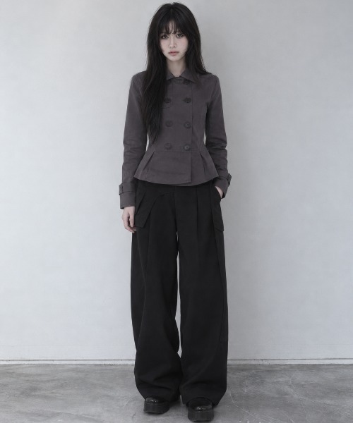 Aelina(エリナ)の「レギュラーカラーダブルブレストウエスト絞りジャケット(トレンチコート・レディース・チャコールグレー/ベージュ/ブラック・FREE)」の7枚目の写真