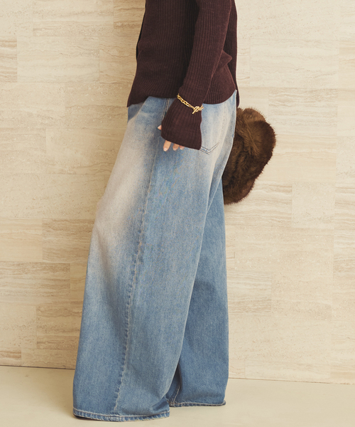 plage(プラージュ)の「Super Wide Denim パンツ(デニムパンツ・レディース・ブルー系その他・34/38/36)」の18枚目の写真