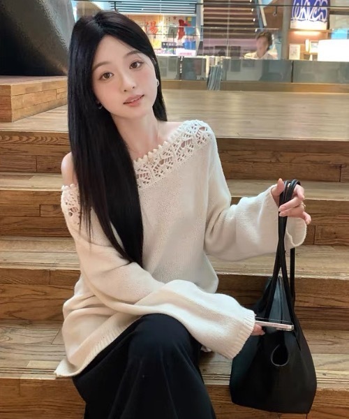 Alvia(アルビア)の「オフショルダーニット(ニット/セーター・レディース・ホワイト/ブラック・M)」の9枚目の写真