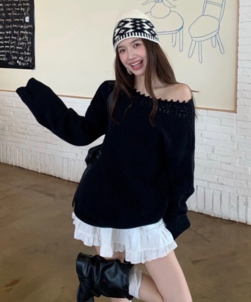 Alvia(アルビア)の「オフショルダーニット(ニット/セーター・レディース・ホワイト/ブラック・M)」の16枚目の写真