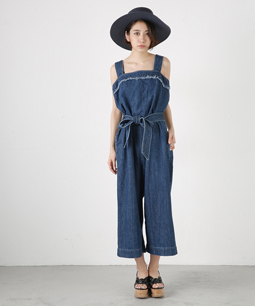 MOUSSY（マウジー）の「DENIM ROMPERS（つなぎ/オールインワン・レディース・ライトブルー/ダークブルー・2/1）」の2枚目の写真
