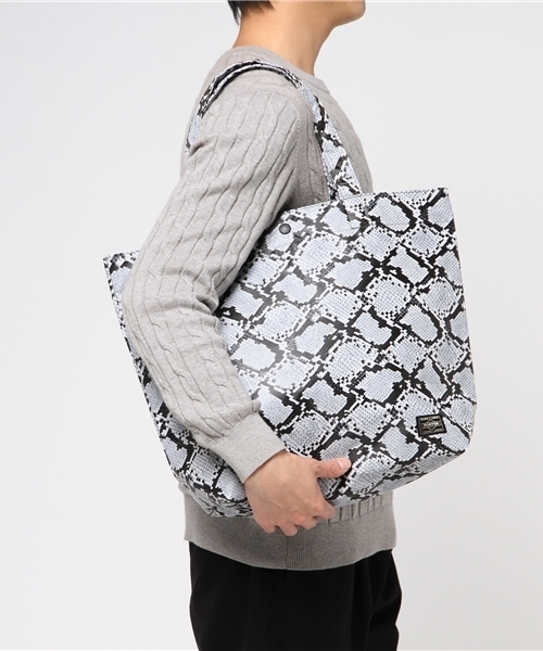 HEAD PORTER(ヘッドポーター)の「PYTHON/SHOPPING BAG (L)(トートバッグ・メンズ・アニマル・FREE)」の2枚目の写真
