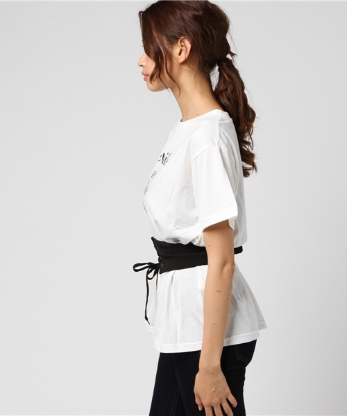 GeeRA（ジーラ）の「ベルト付Ｔシャツ（Tシャツ/カットソー・レディース・オフホワイト/ブラック系その他/ブラック/ホワイト系その他/オレンジ/ピンク・LARGE/MEDIUM）」の8枚目の写真
