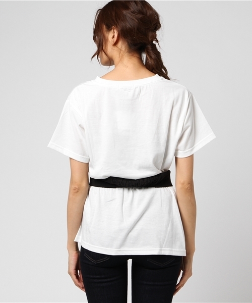 GeeRA（ジーラ）の「ベルト付Ｔシャツ（Tシャツ/カットソー・レディース・オフホワイト/ブラック系その他/ブラック/ホワイト系その他/オレンジ/ピンク・LARGE/MEDIUM）」の9枚目の写真