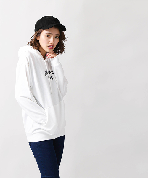 WEGO（ウィゴー）の「WEGO/メタリックロゴプリントパーカー（パーカー・レディース・ブラック/ホワイト・MEDIUM/SMALL）」の13枚目の写真