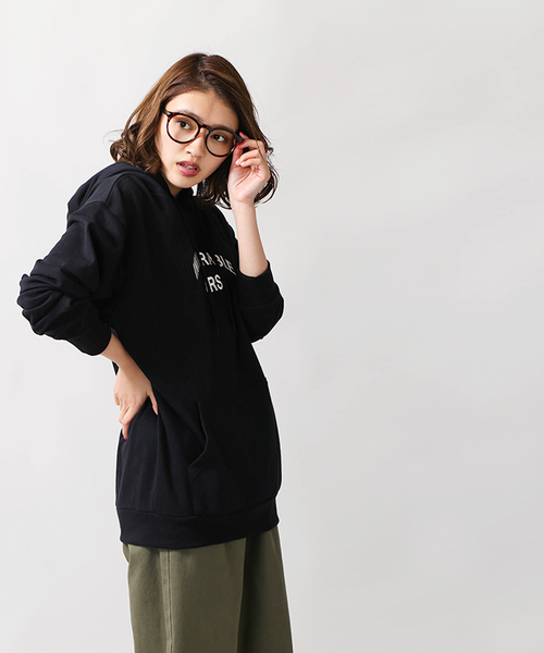 WEGO（ウィゴー）の「WEGO/メタリックロゴプリントパーカー（パーカー・レディース・ブラック/ホワイト・MEDIUM/SMALL）」の12枚目の写真