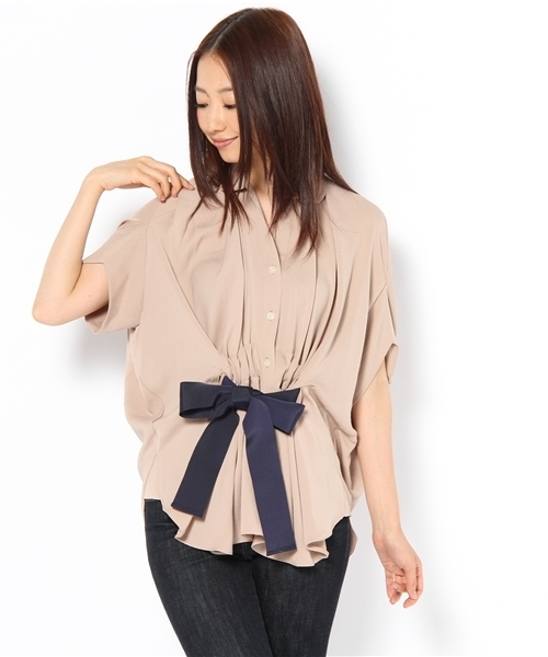 SOFFITTO（ソフィット）の「Soffitto /  P.デシン　イカ衿リボン付シャツ（シャツ/ブラウス・レディース・オフホワイト/ブラック/ベージュ・FREE）」の3枚目の写真