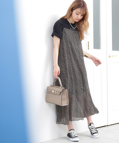 N.（N. Natural Beauty Basic）（エヌエヌナチュラルビューティーベーシック）の「フラワープリントプリーツマキシワンピース（ワンピース・レディース・ブラック/グリーン系その他・MEDIUM）」の2枚目の写真