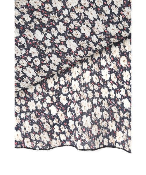 N.（N. Natural Beauty Basic）（エヌエヌナチュラルビューティーベーシック）の「フラワープリントプリーツマキシワンピース（ワンピース・レディース・ブラック/グリーン系その他・MEDIUM）」の3枚目の写真