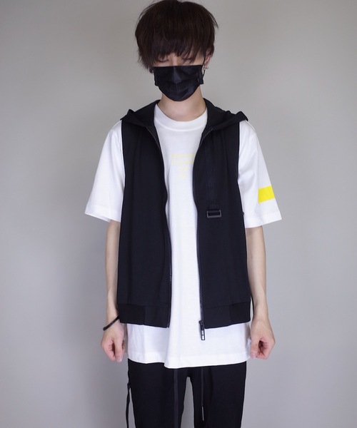 rovtski（ロフトスキー）の「SPIRITUAL HOOD VEST（ベスト・メンズ・ブラック・MEDIUM/LARGE）」の4枚目の写真
