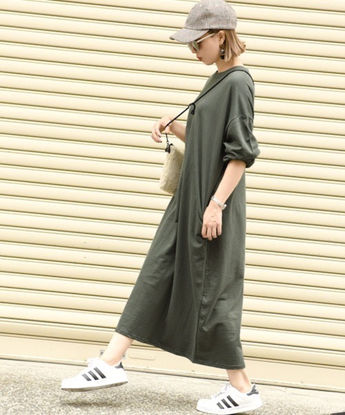 coca(coca)(コカ)の「ポケット付きスウェットワンピース(ワンピース・レディース・カーキ/ネイビー/ピンク/ブラック/ホワイト/マスタード/ブラウン/パープル・ONE SIZE)」の5枚目の写真