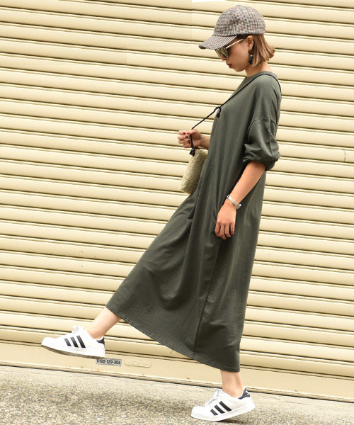 coca(coca)(コカ)の「ポケット付きスウェットワンピース(ワンピース・レディース・カーキ/ネイビー/ピンク/ブラック/ホワイト/マスタード/ブラウン/パープル・ONE SIZE)」の12枚目の写真