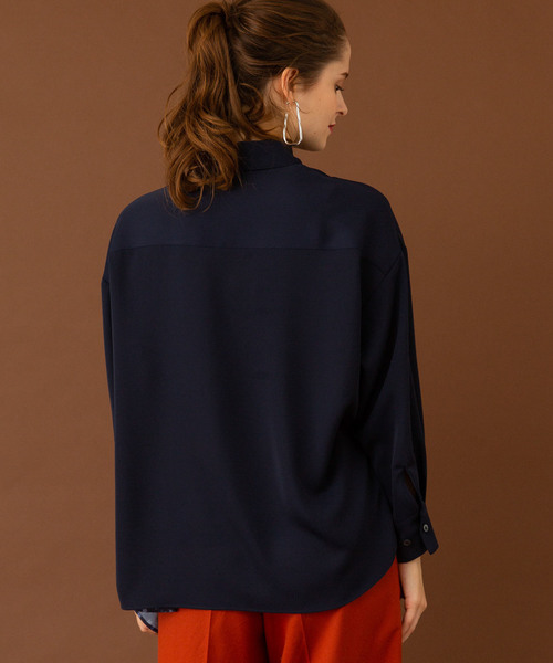 UNITED TOKYO（ユナイテッドトウキョウ）の「スカーフパターンヘムブラウス（シャツ/ブラウス・レディース・ネイビー/オレンジ・1）」の8枚目の写真