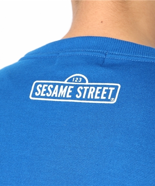 WEGO（ウィゴー）の「WEGO/SESAME STREETスウェット（スウェット・メンズ・ホワイト/ブルー・MEDIUM/LARGE）」の4枚目の写真