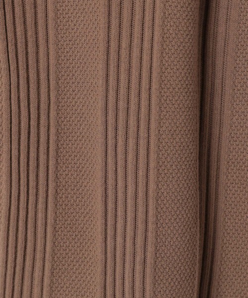 LOWRYS FARM（ローリーズファーム）の「ＪＱスクエアタンク　886682（タンクトップ・レディース・チャコールグレー/ベージュ/ブラウン・FREE）」の5枚目の写真