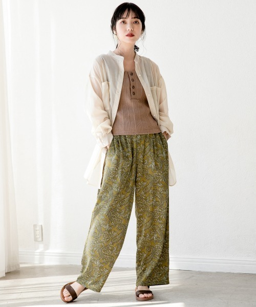 LOWRYS FARM（ローリーズファーム）の「ＪＱスクエアタンク　886682（タンクトップ・レディース・チャコールグレー/ベージュ/ブラウン・FREE）」の19枚目の写真