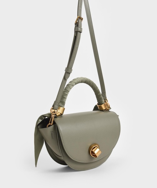 CHARLES & KEITH（チャールズ & キース）の「サテンプリーツド