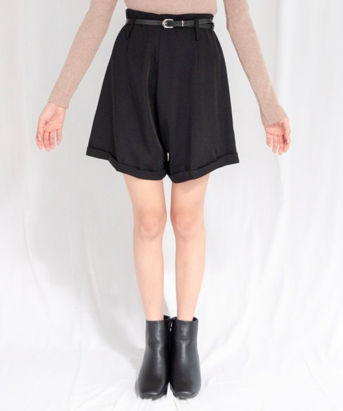 yuue' ( wear )(ユーイ)の「ナローベルト付きフレアショートパンツ(その他パンツ・レディース・ブラック/ホワイト・S/L/M)」の6枚目の写真