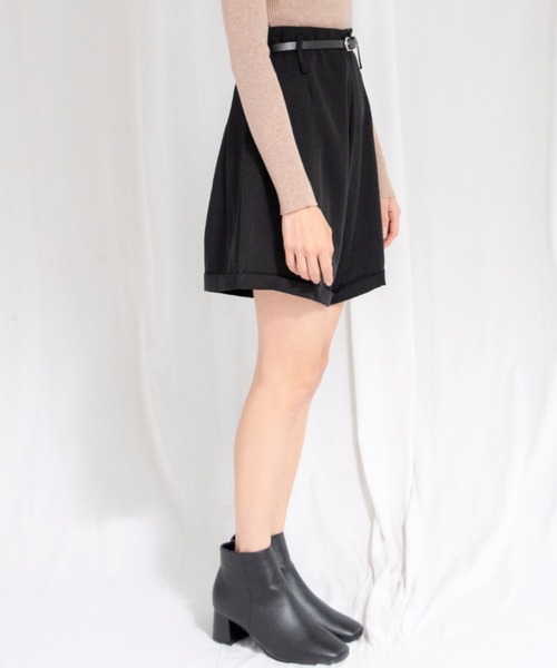 yuue' ( wear )(ユーイ)の「ナローベルト付きフレアショートパンツ(その他パンツ・レディース・ブラック/ホワイト・S/L/M)」の7枚目の写真