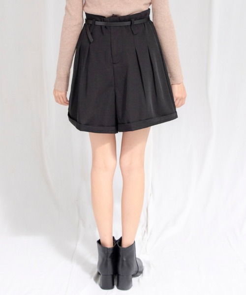 yuue' ( wear )(ユーイ)の「ナローベルト付きフレアショートパンツ(その他パンツ・レディース・ブラック/ホワイト・S/L/M)」の8枚目の写真