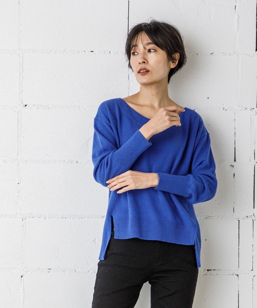 Emma Taylor（エマテイラー）の「カシミヤ100%ふわふわニットプルオーバー（サイドスリットクルーネック）（ニット/セーター・レディース・グレー/ブラック/ブルー・FREE）」の3枚目の写真