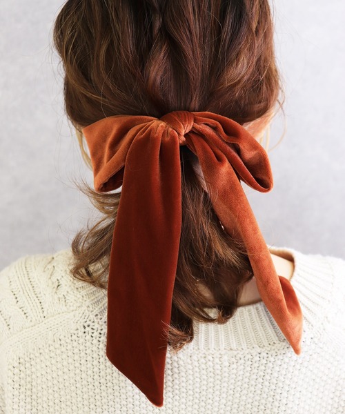 Monocoro toppi（モノコロトッピ）の「上品な光沢感。ベロアリボンボリュームヘアゴム（ヘアゴム・レディース・ブラック/ベージュ/テラコッタ/チャコール/ブラウン・フリー）」の11枚目の写真