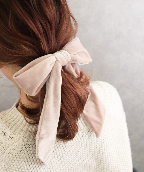 Monocoro toppi（モノコロトッピ）の「上品な光沢感。ベロアリボンボリュームヘアゴム（ヘアゴム・レディース・ブラック/ベージュ/テラコッタ/チャコール/ブラウン・フリー）」の12枚目の写真