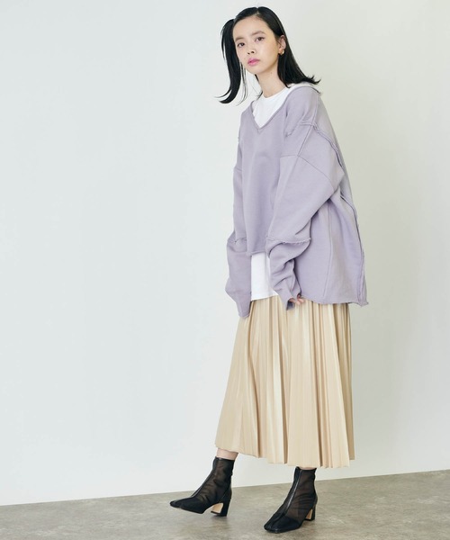 forksy.（フォルクシー）の「【forksy.】 オーバーサイズ カットオフスウェットVネックプルオーバー（スウェット・レディース・パープル/ダークグレー/ベージュ系その他/グリーン系その他・FREE）」の14枚目の写真