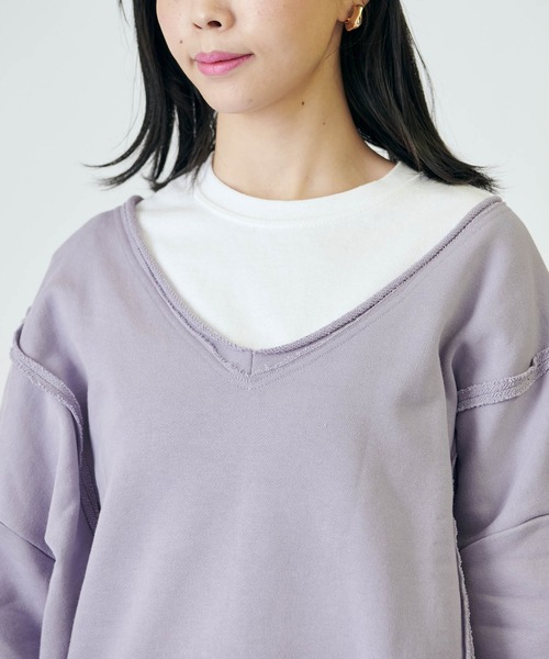 forksy.（フォルクシー）の「【forksy.】 オーバーサイズ カットオフスウェットVネックプルオーバー（スウェット・レディース・パープル/ダークグレー/ベージュ系その他/グリーン系その他・FREE）」の8枚目の写真