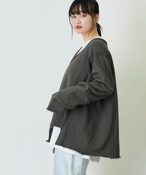 forksy.（フォルクシー）の「【forksy.】 オーバーサイズ カットオフスウェットVネックプルオーバー（スウェット・レディース・パープル/ダークグレー/ベージュ系その他/グリーン系その他・FREE）」の12枚目の写真