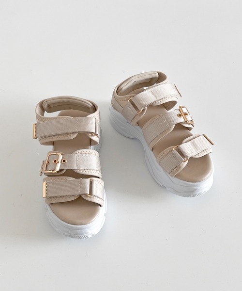 Shoes in Closet（シューズインクローゼット）の「軽量厚底ボリュームソール ベルクロ バックル スポーツサンダル 7486（サンダル・レディース・アイボリー/ベージュ/ブラック×ホワイト/ブラック×ブラック/ブラウン系その他/ライトベージュ/ピンクベージュ・M/LL/XS/S/L/3L）」の19枚目の写真