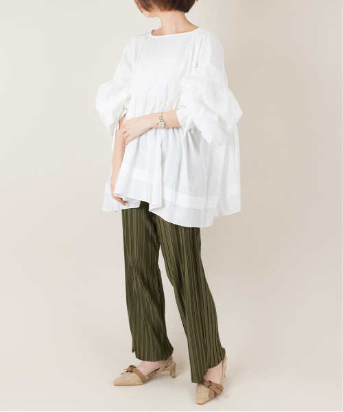 RANDA(ランダ)の「ソフト リボンステッチトリムバックストラップパンプス(パンプス・レディース・カーキ/ベージュ/アイボリー・LL/L/S/M)」の5枚目の写真