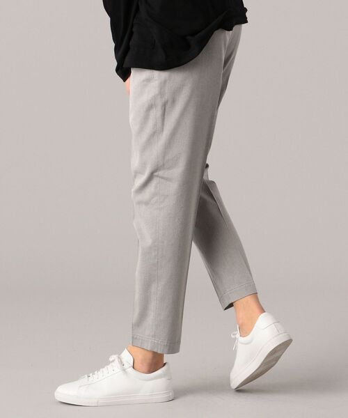 SHIPS(シップス)の「【No tie, but smartness.】SHIPS: 《ストレッチ》コードレーン イージーパンツ(チノパンツ・メンズ・ネイビー/グレー/ナチュラル・SMALL/MEDIUM/LARGE/X-LARGE)」の4枚目の写真