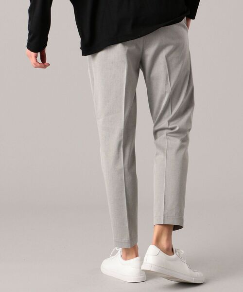 SHIPS(シップス)の「【No tie, but smartness.】SHIPS: 《ストレッチ》コードレーン イージーパンツ(チノパンツ・メンズ・ネイビー/グレー/ナチュラル・SMALL/MEDIUM/LARGE/X-LARGE)」の11枚目の写真