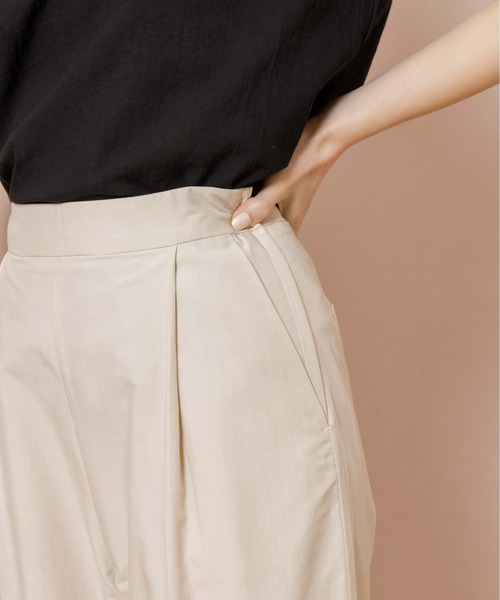 flower（フラワー）の「ワイドテーパードパンツ（その他パンツ・レディース・アイボリー/グリーン・FREE）」の11枚目の写真