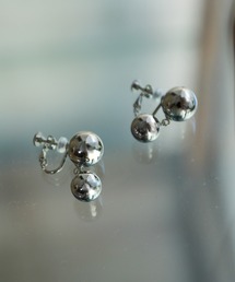Wメタルボールイヤリング
