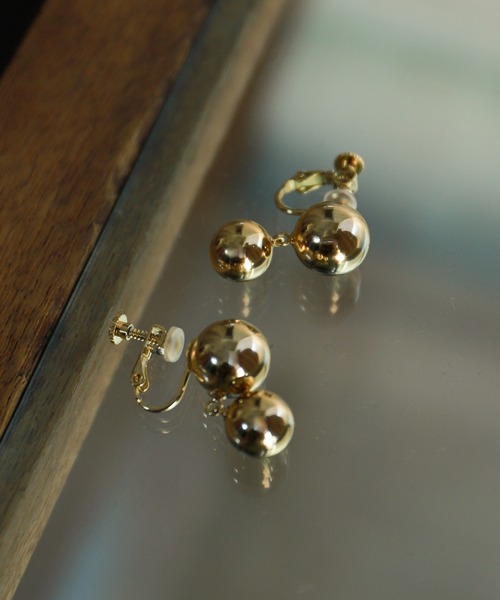 rapiecage（ラピエサージュ）の「Wメタルボールイヤリング（イヤリング・レディース・シルバー/ゴールド・FREE）」の2枚目の写真